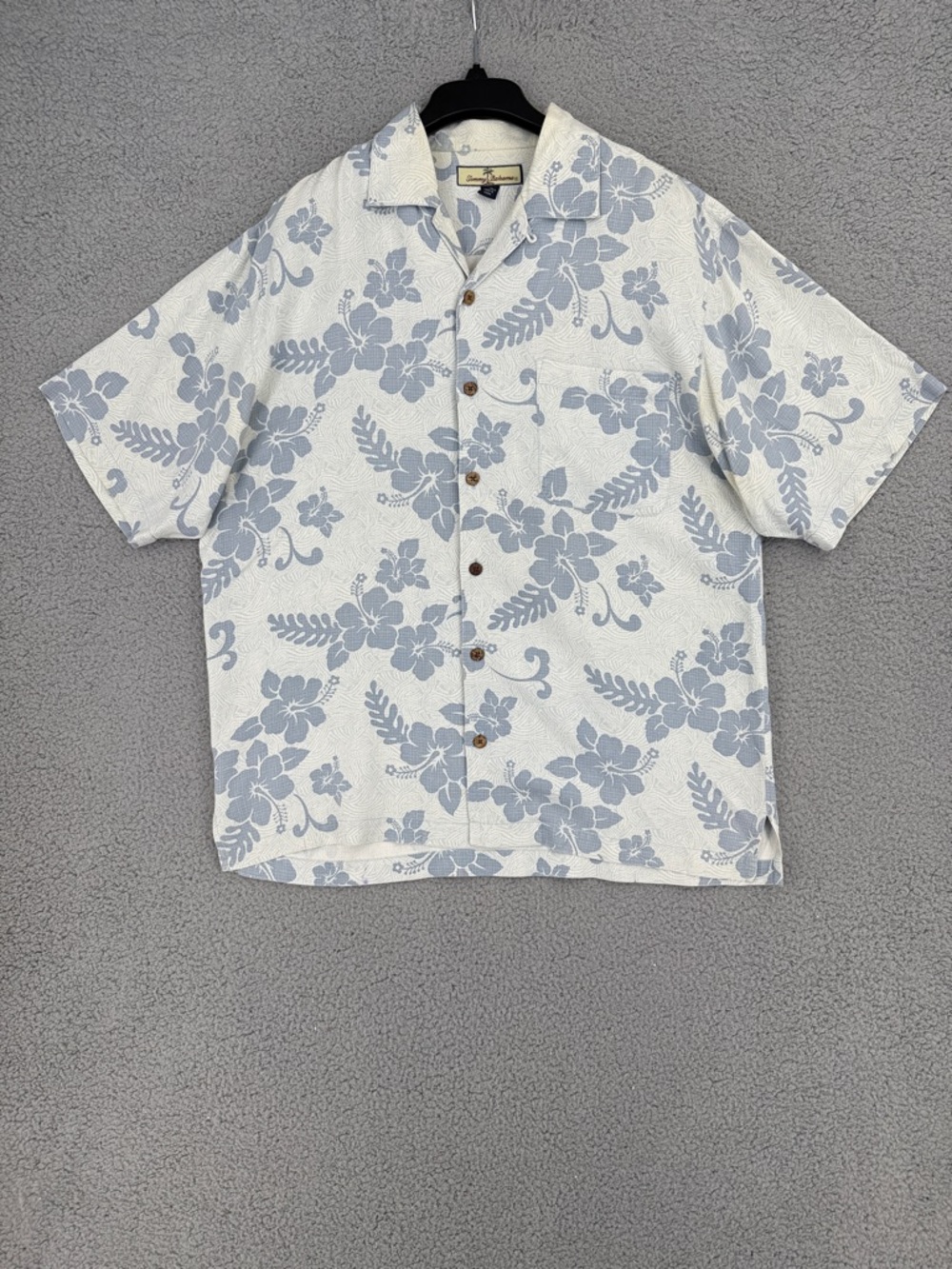 Tommy Bahama men’s medium short sleeve button up shirt Light Blue Floral Print